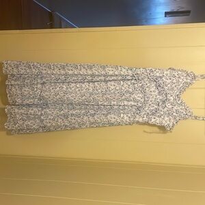 Never worn new dress I got it and didn’t fit.